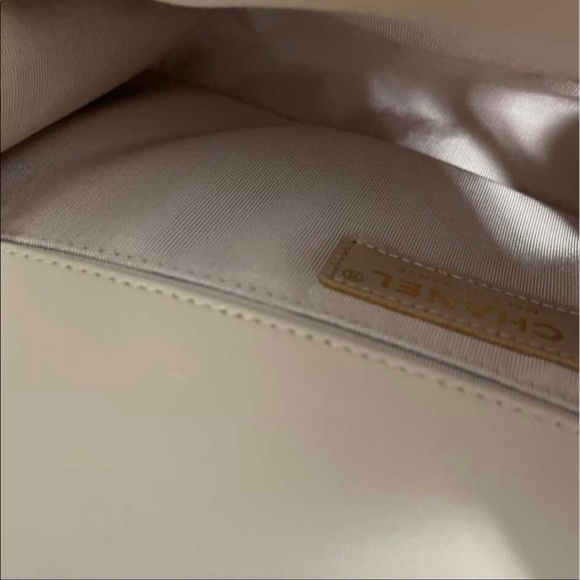 CHANEL medium boy bag - Picture 6 of 8